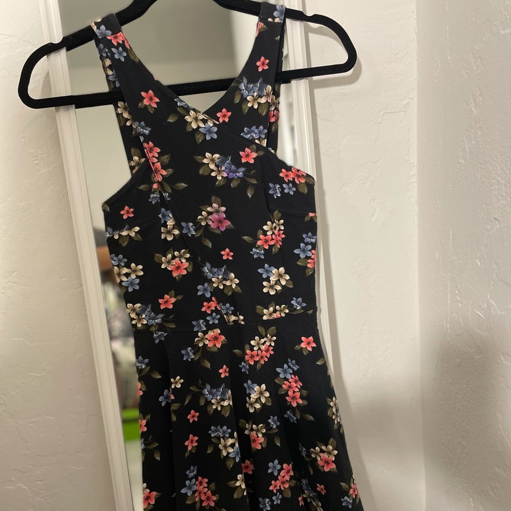 Small black fitted flower dress